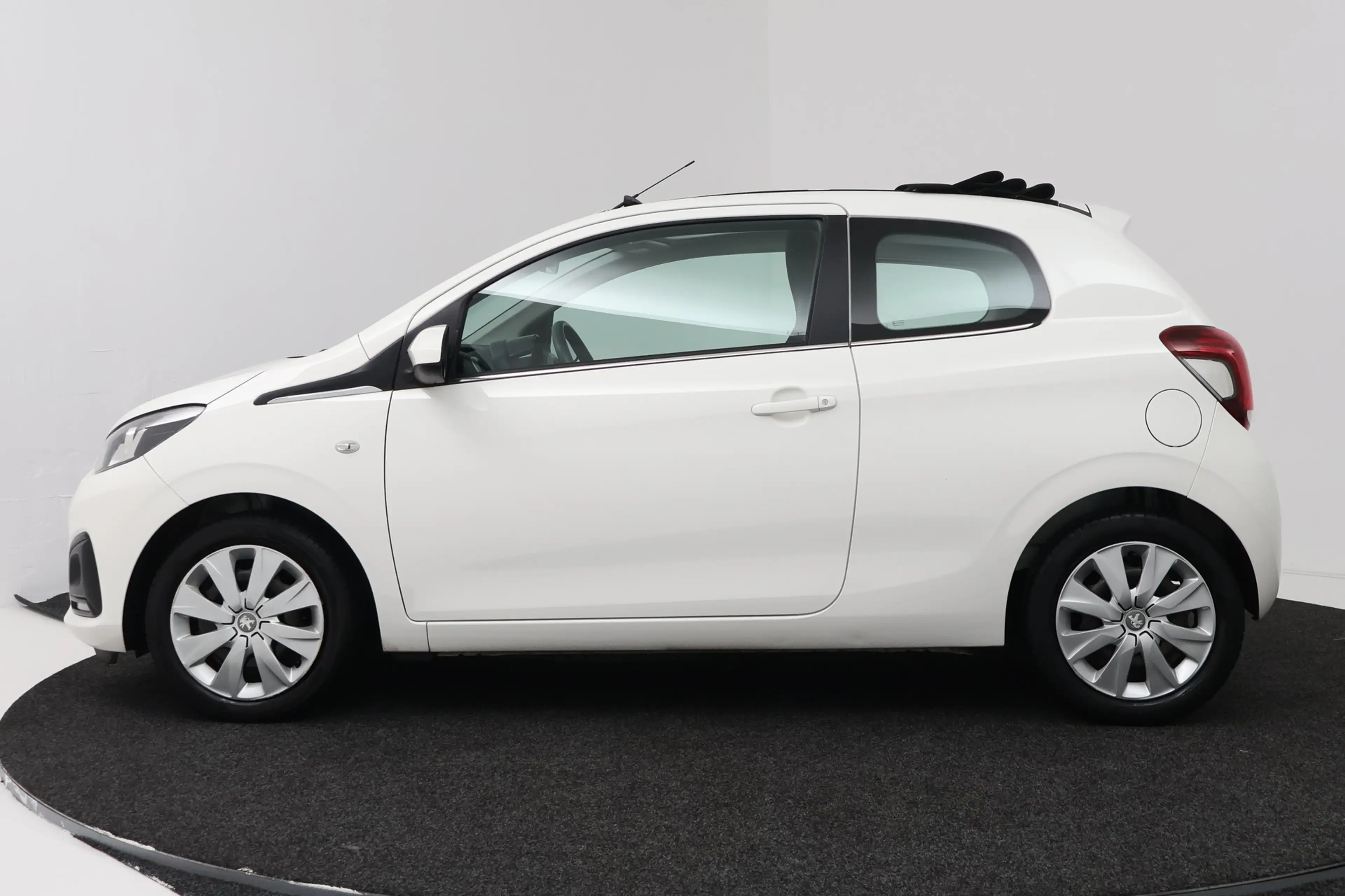 Peugeot 108 1.0 VTi Active (CABRIO TOP, BLUETOOTH, AIRCO) — photo 2