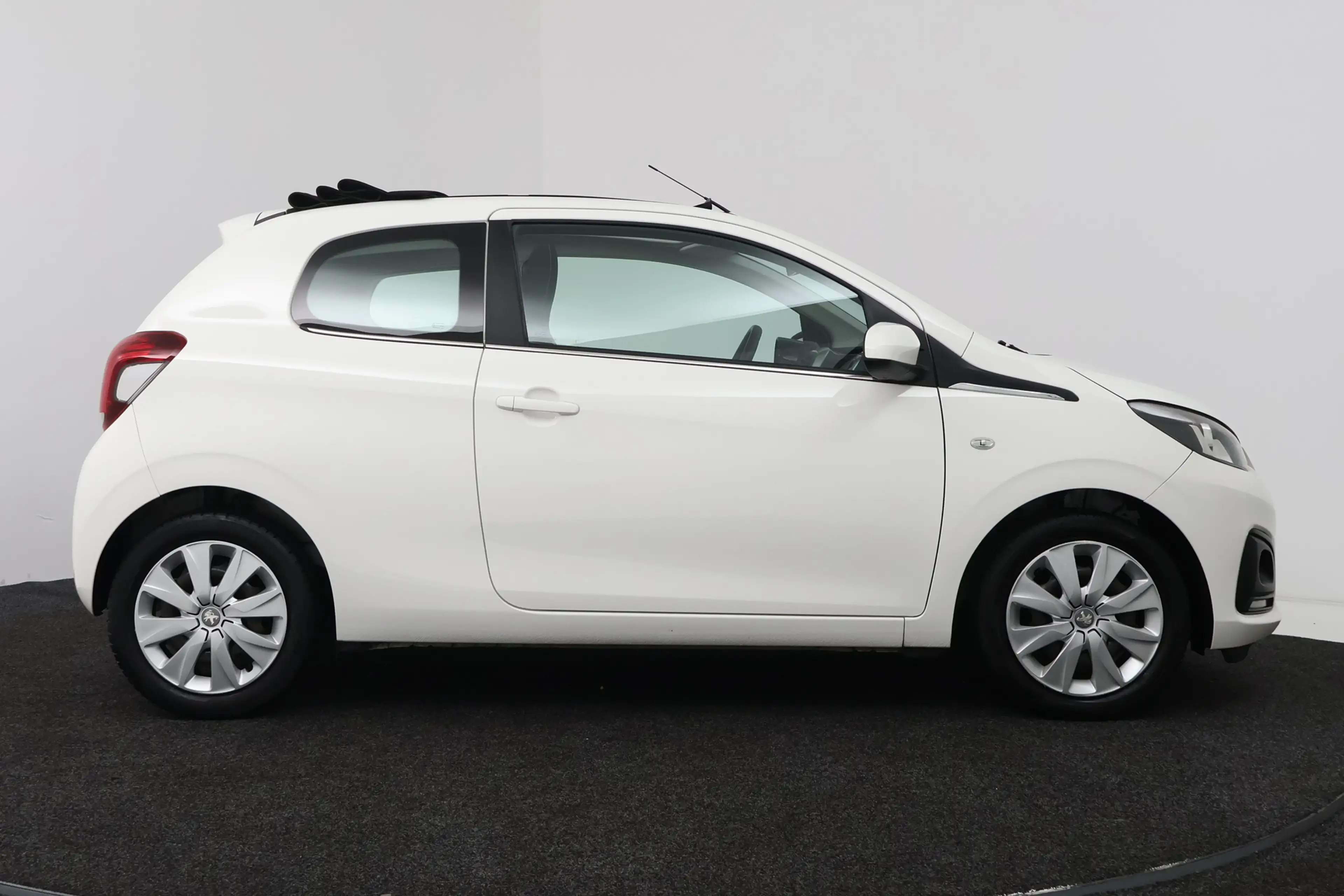 Peugeot 108 1.0 VTi Active (CABRIO TOP, BLUETOOTH, AIRCO) — photo 15
