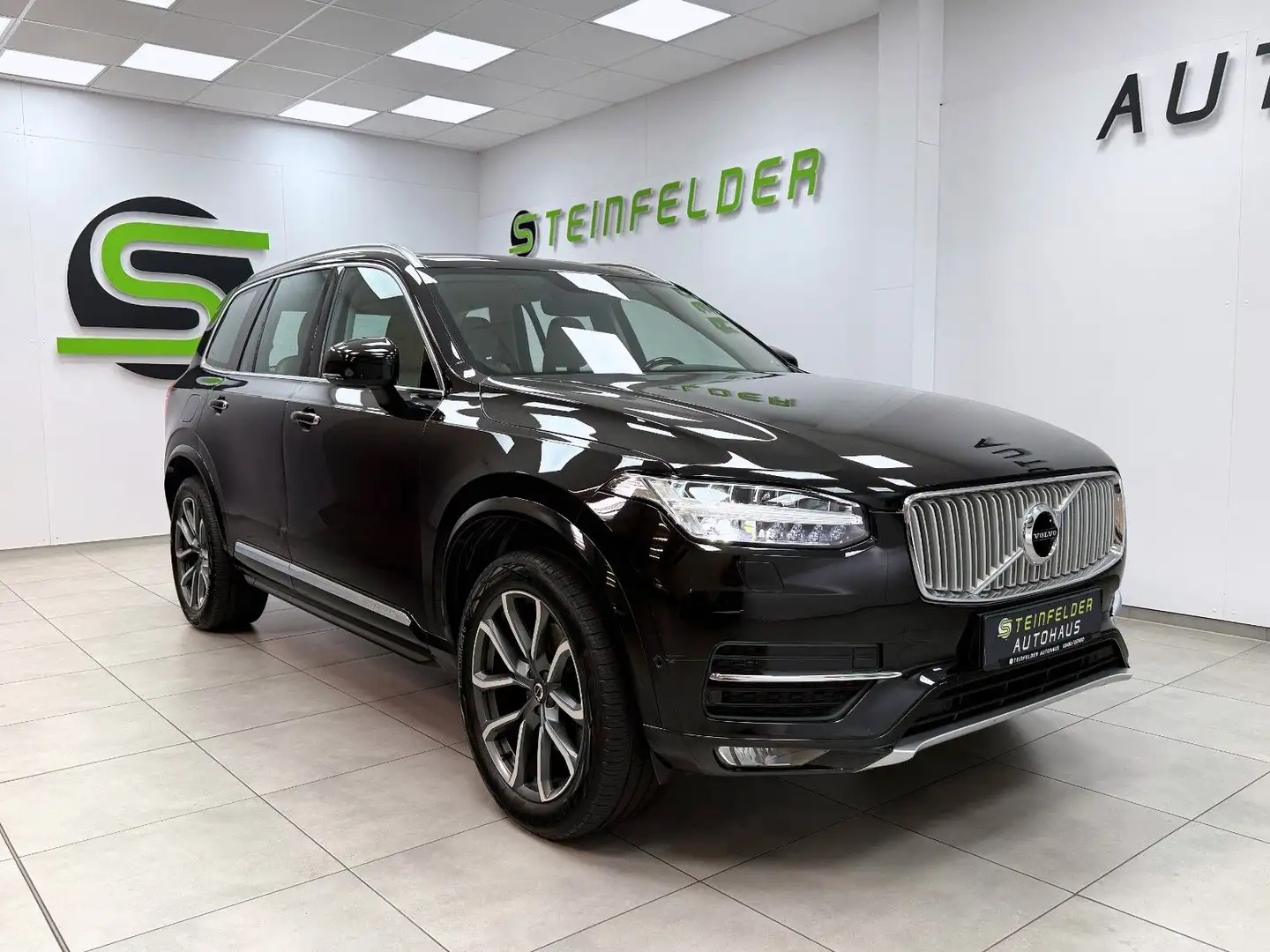 Volvo XC90 D5 Inscription AWD / MEMORY / AHK Schwarz - 1
