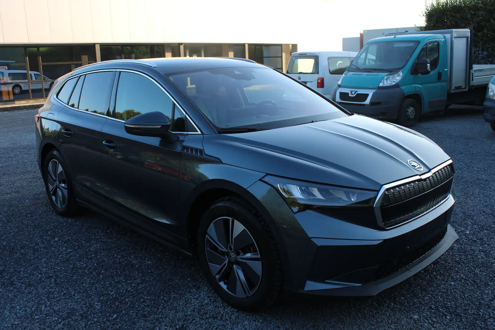 Skoda Enyaq Enyaq iV 80 LEDER 360 CAMERA GPS TREKHAAK Gris - 2