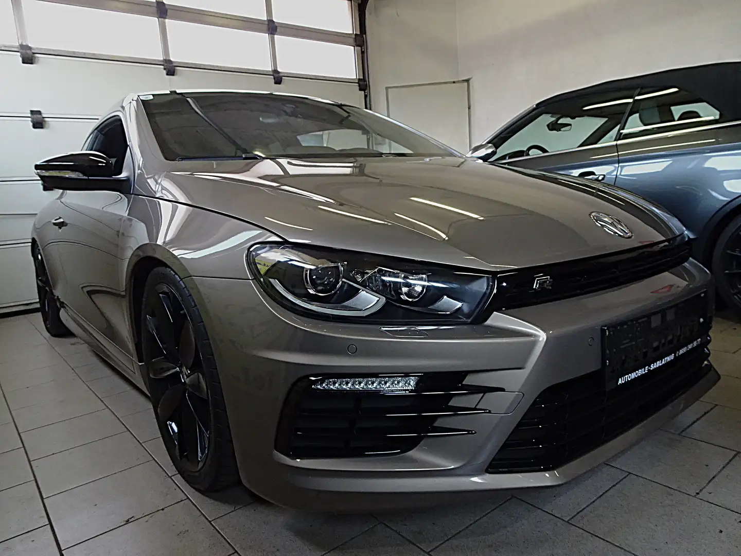 Volkswagen Scirocco R Braun - 1
