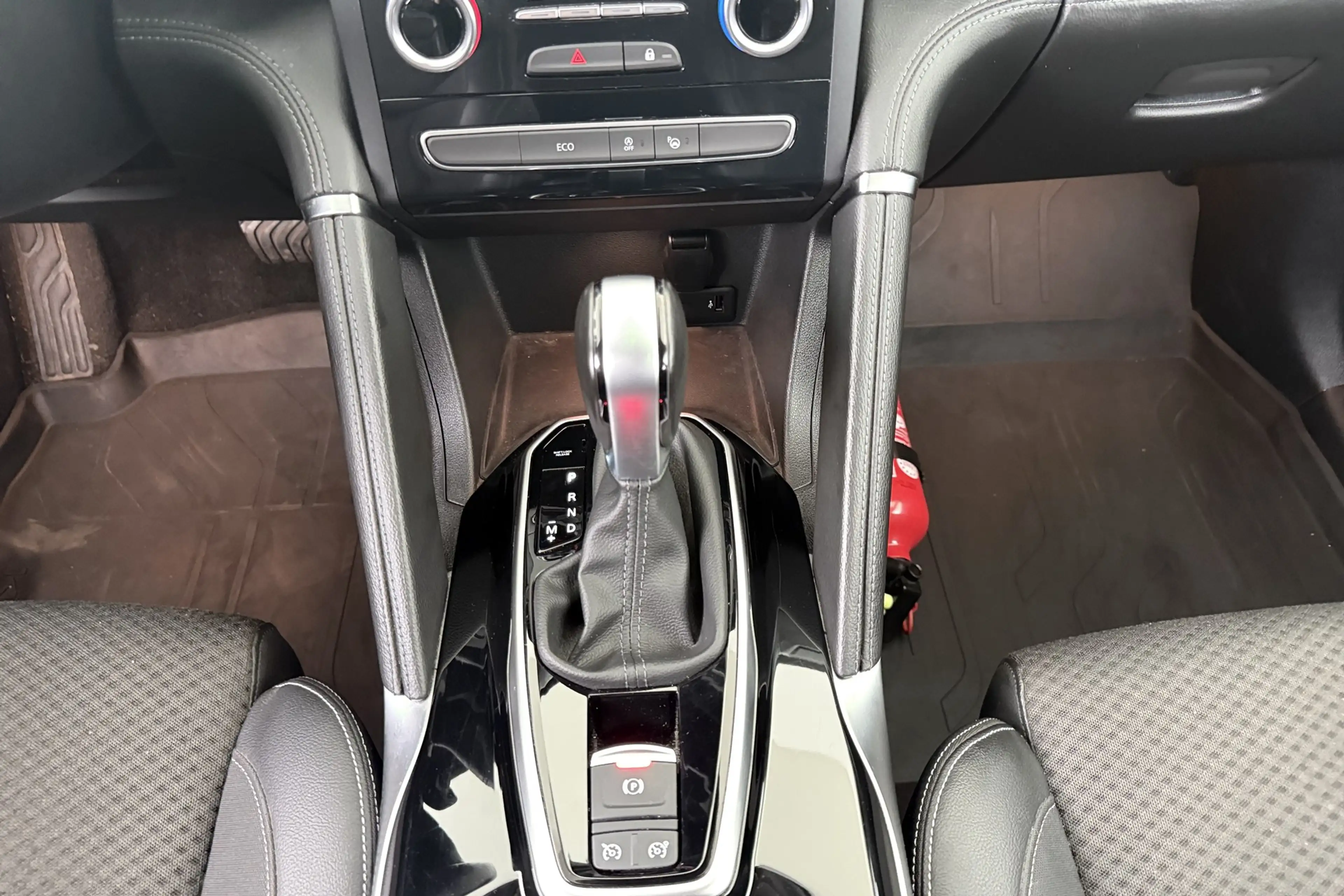 Renault Koleos INTENS 1.3TCe EDC + A/T + GPS + CAMERA + PDC + CRU — photo 12