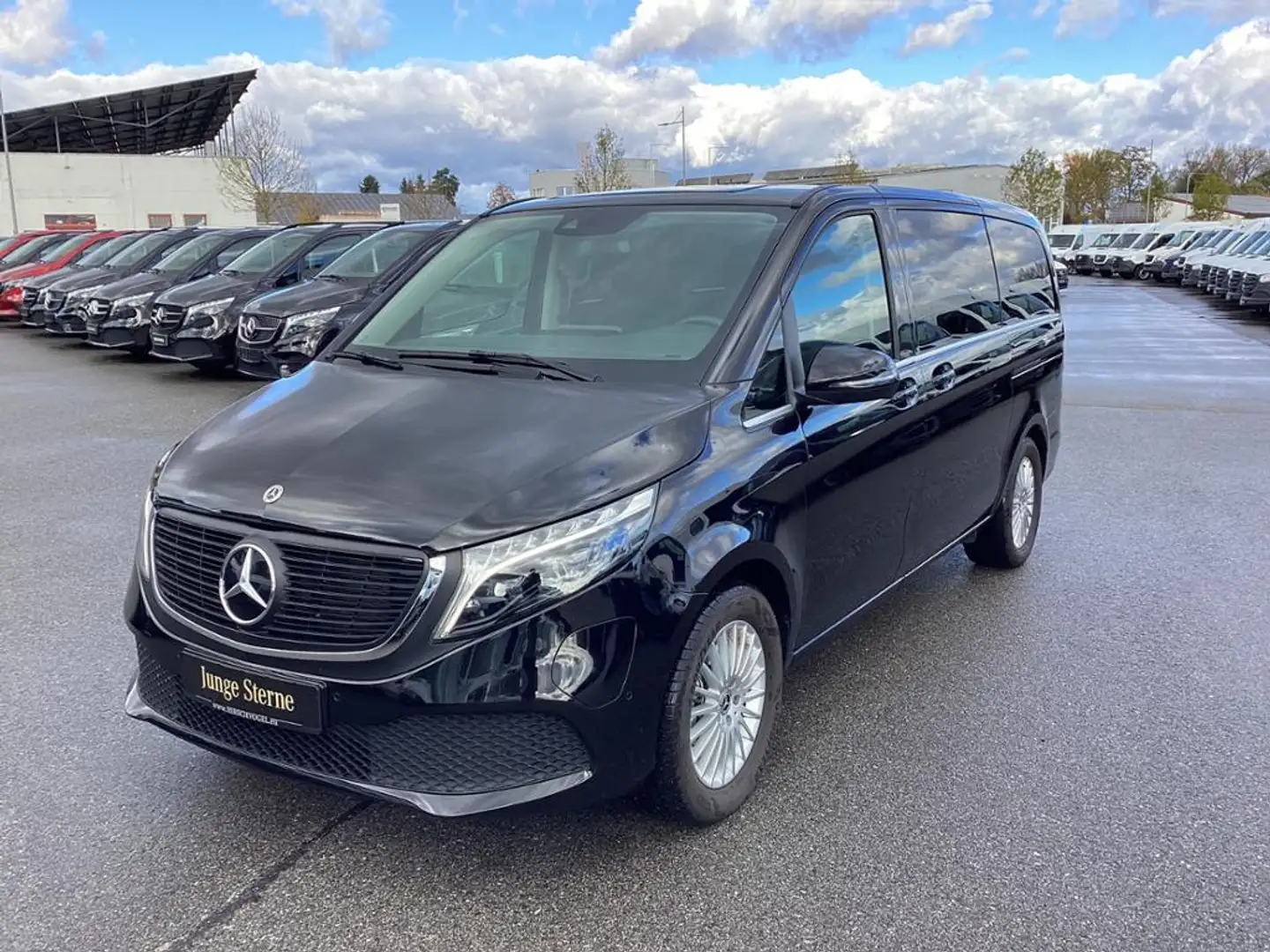 Mercedes-Benz EQV 300 AVANTGARDE lang 6-Sitzer LED Kamera Noir - 2