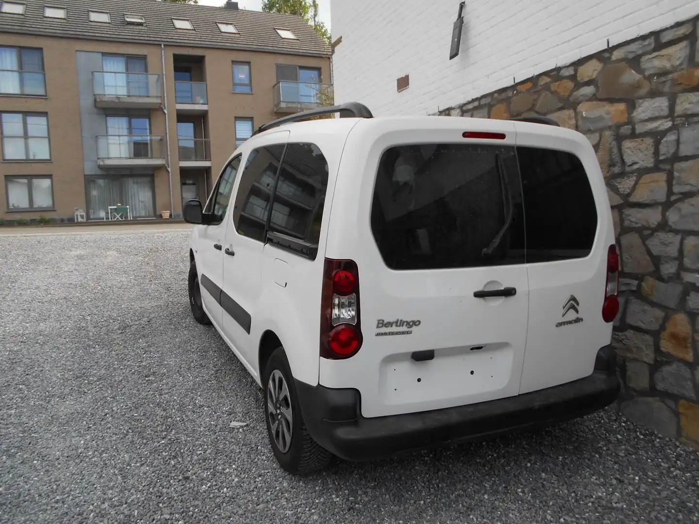Citroen Berlingo 1.6 HDi Attraction Wit - 2