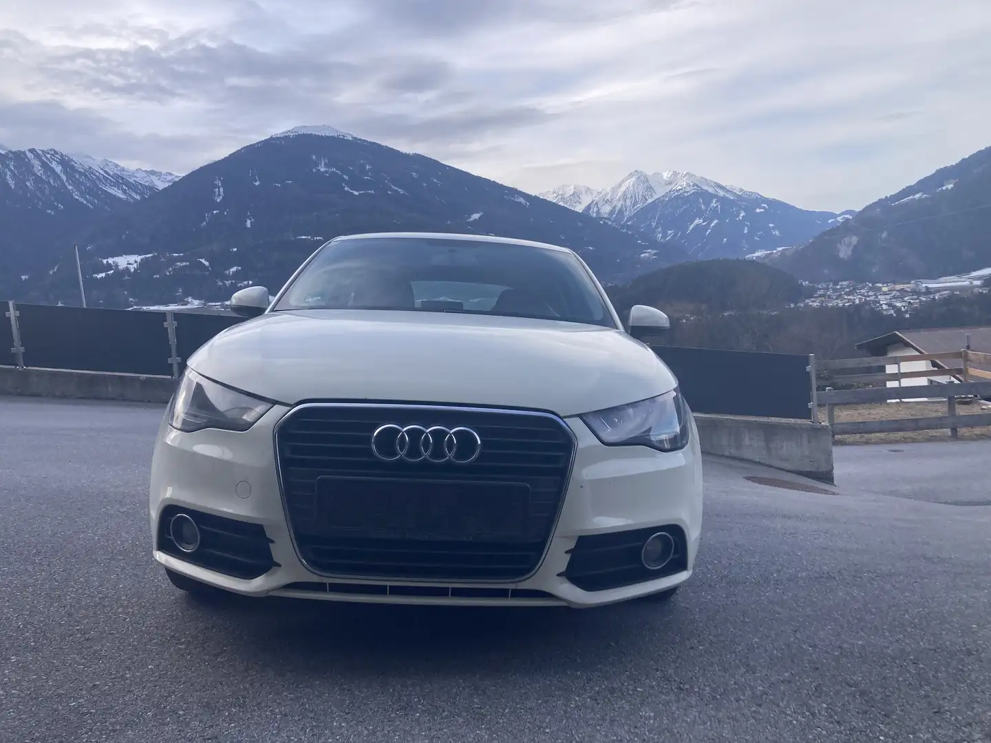 Audi A1 1,2 TFSI Attraction - 1