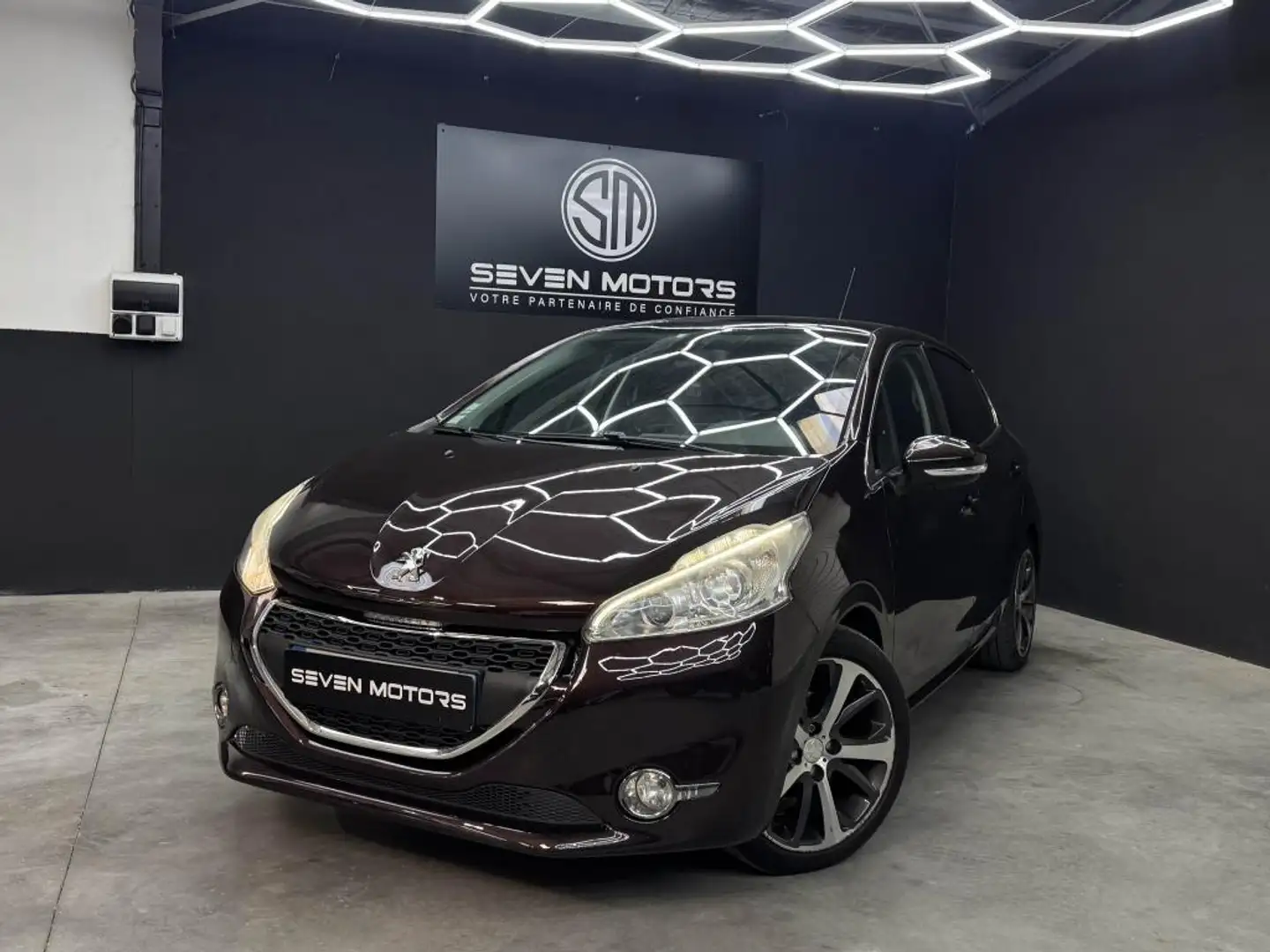 Peugeot 208 1.6 e-HDi - 92 CH - Feline - GARANTIE Marrón - 1