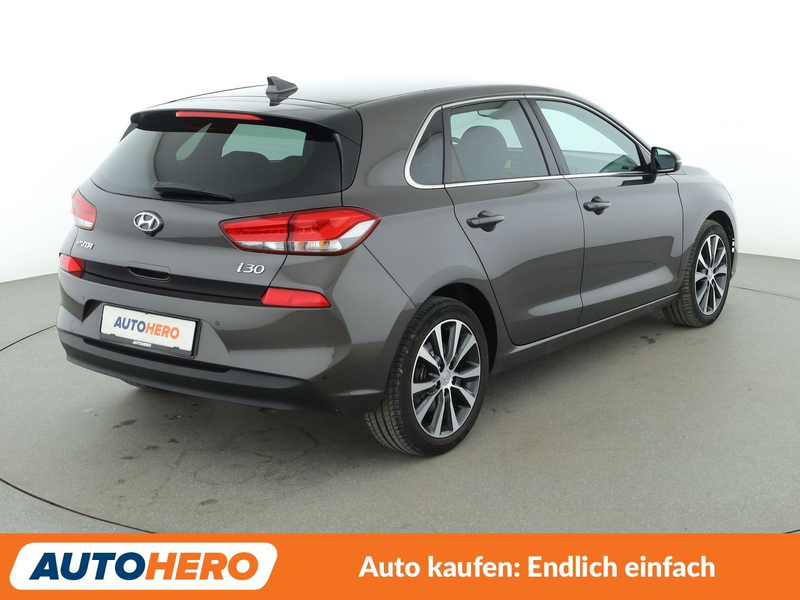Hyundai i30 1.6 CRDi Premium Aut.*NAVI*LED*ACC*CAM*SPUR* — photo 6