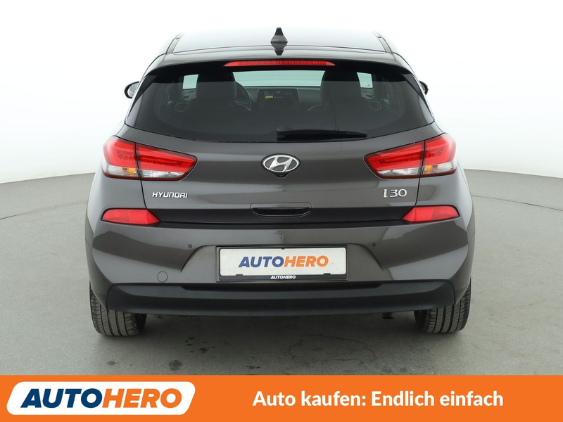 Hyundai i30 1.6 CRDi Premium Aut.*NAVI*LED*ACC*CAM*SPUR* — photo 5