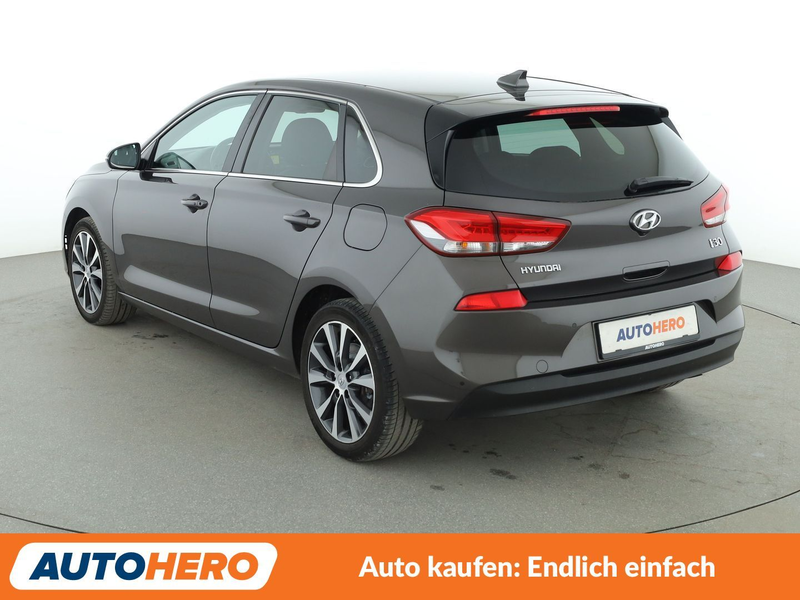 Hyundai i30 1.6 CRDi Premium Aut.*NAVI*LED*ACC*CAM*SPUR* — photo 4
