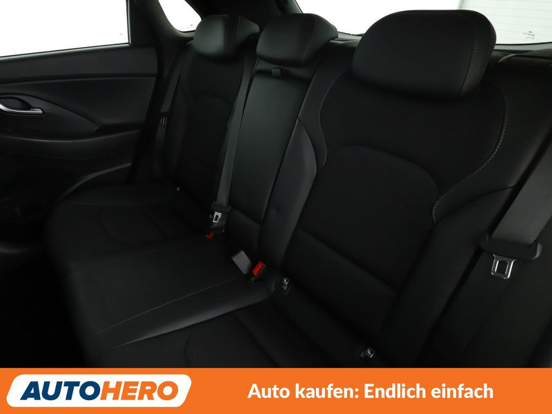 Hyundai i30 1.6 CRDi Premium Aut.*NAVI*LED*ACC*CAM*SPUR* — photo 14