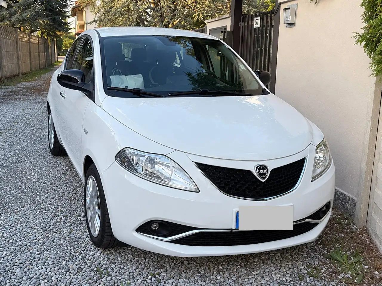 Lancia Ypsilon