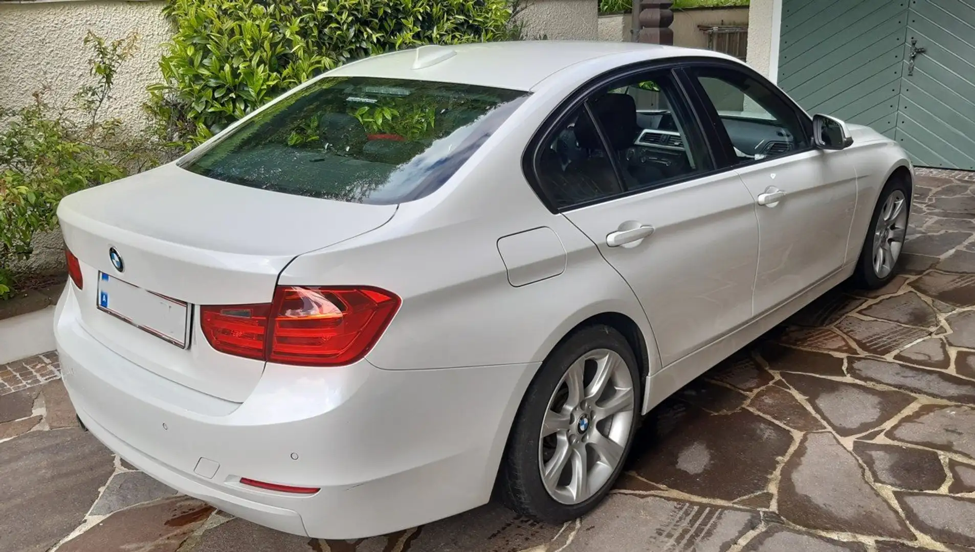 BMW 320 320d xDrive Aut. Weiß - 2