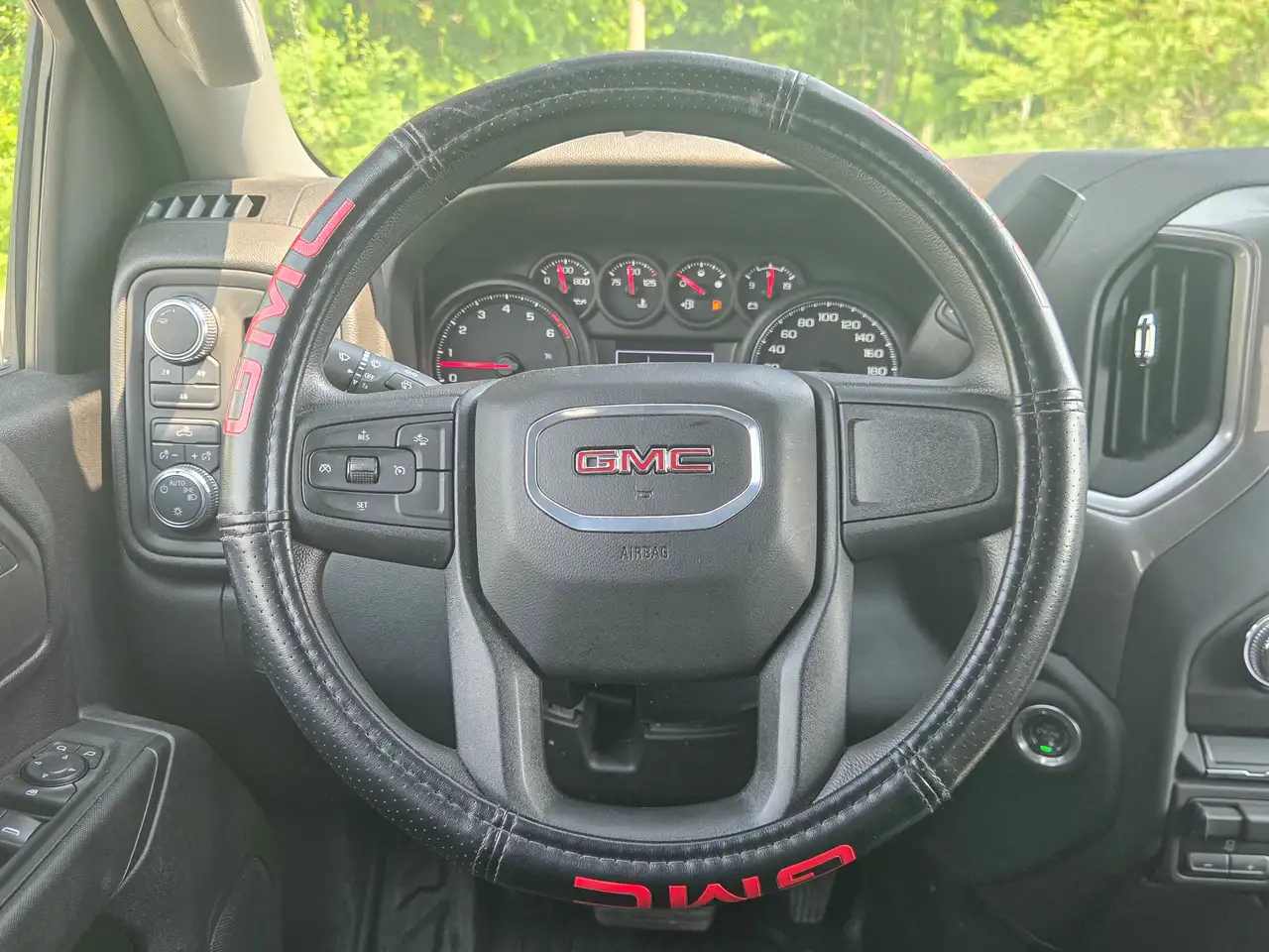 GMC Sierra 2500HD photo GMC Sierra 2500HD
