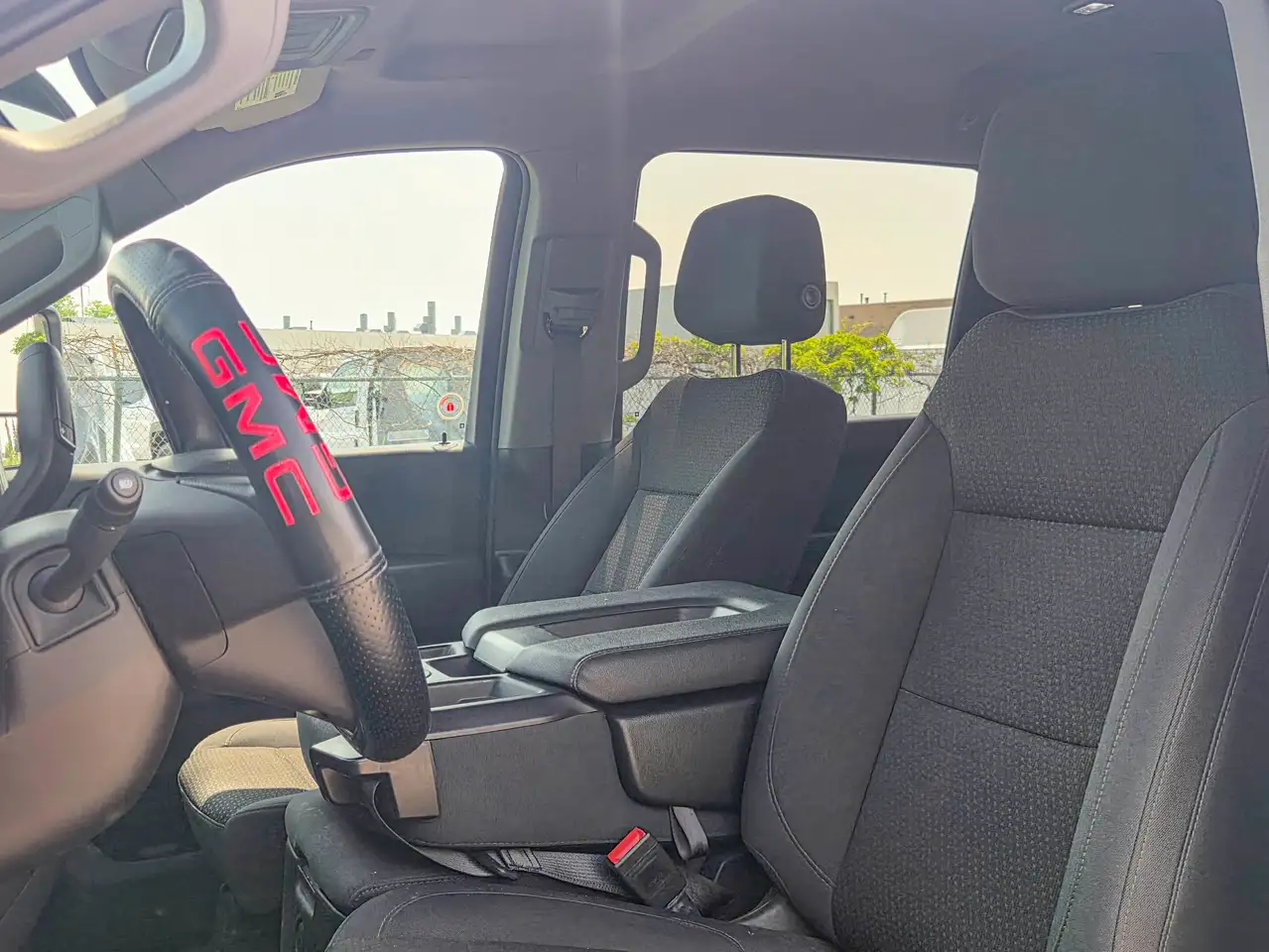 GMC Sierra 2500HD photo GMC Sierra 2500HD