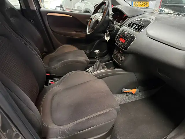 Fiat Punto Evo view 14