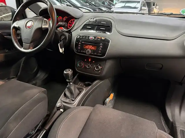 Fiat Punto Evo view 3
