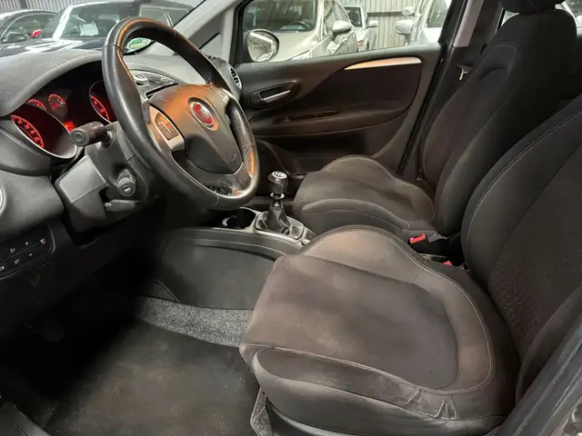 Fiat Punto Evo view 12