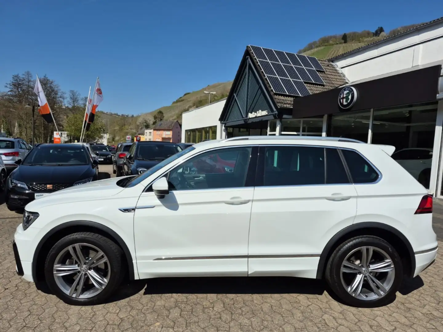 Volkswagen Tiguan 2.0 R-Line 4Motion AHK schwenkbar Voll-LED ACC PDC Wit - 2