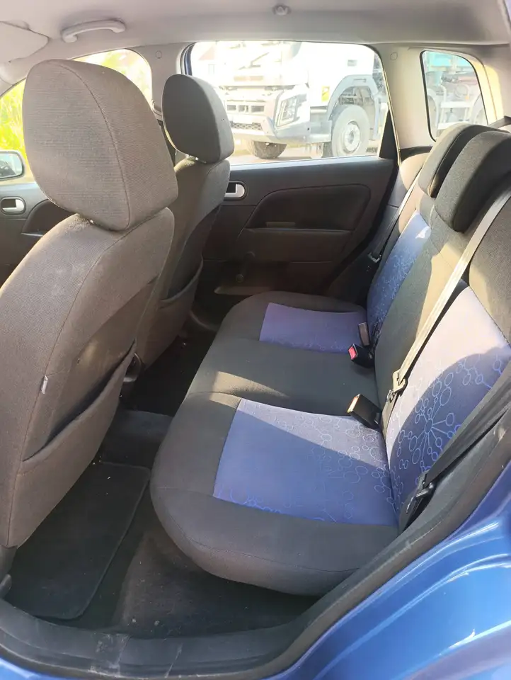 Ford Fiesta 5 portes — photo 5