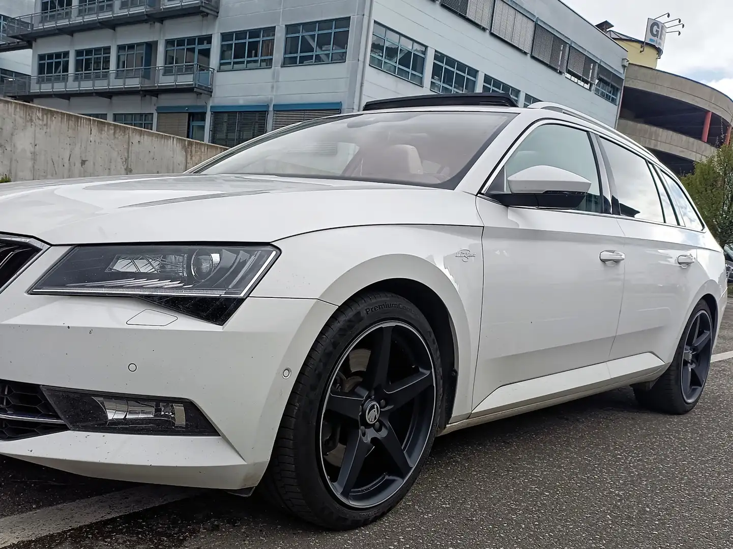 Skoda Superb Wagon 2.0 tsi Laurin&Klement 4x4 dsg - 1