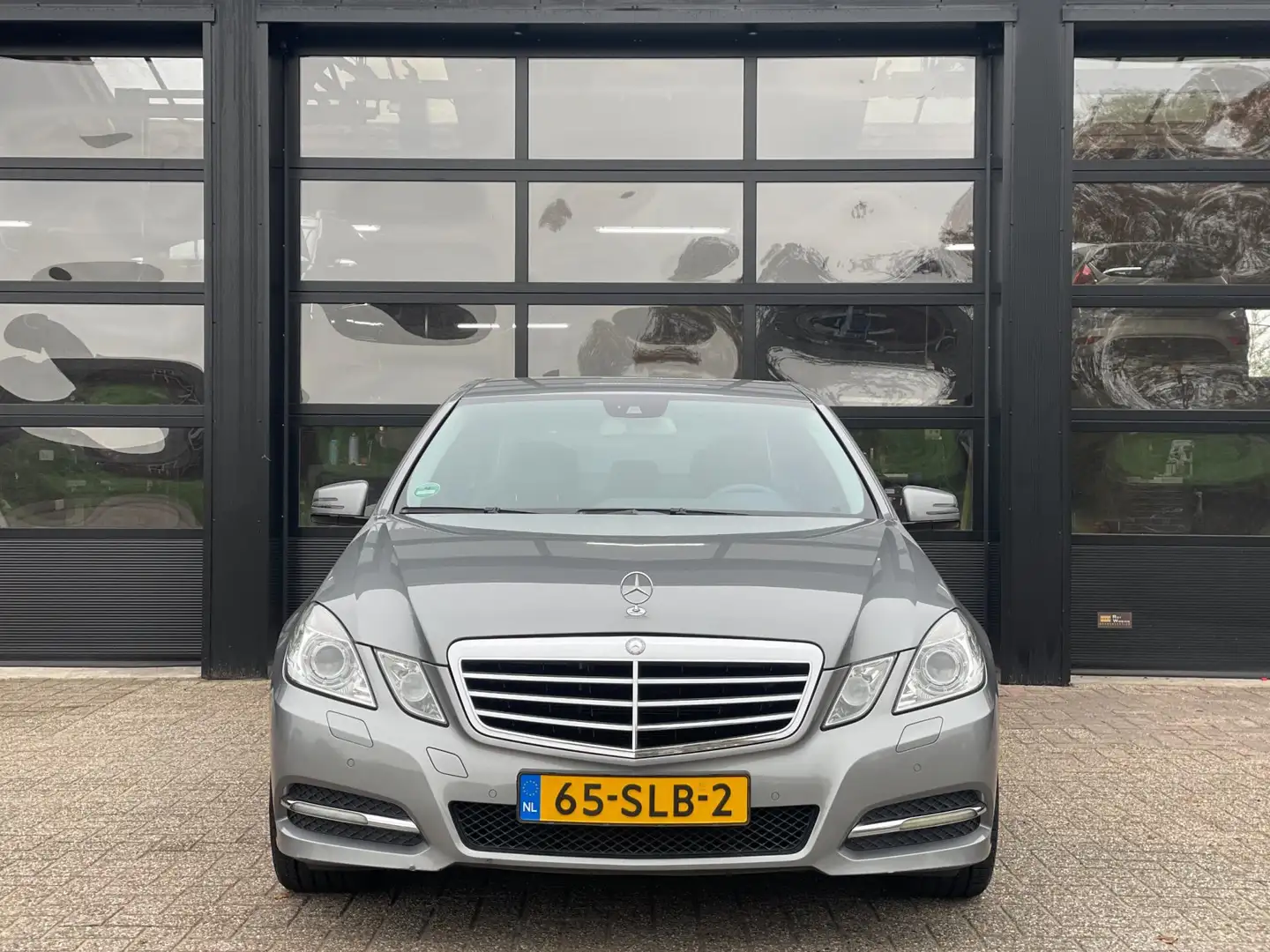 Mercedes-Benz E 220 CDI Avantgarde Gris - 2