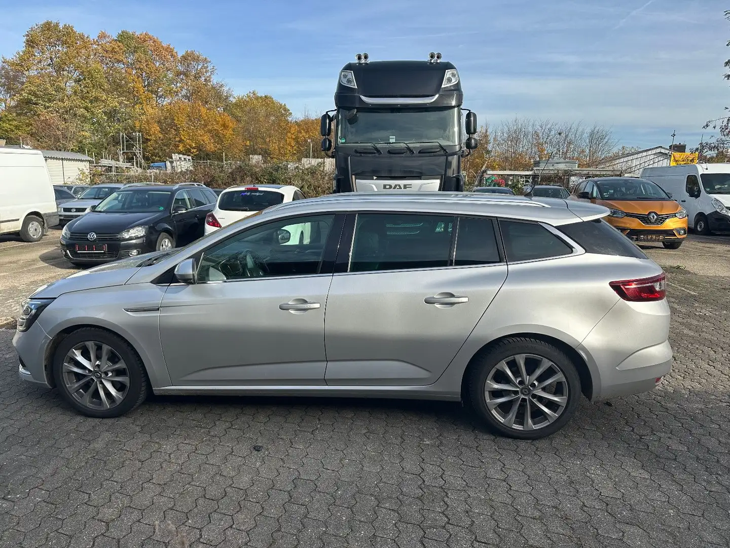 Renault Megane ENERGY dCi 130 Intens Grandtour Grau - 2