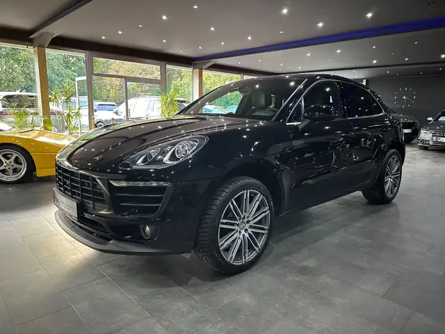 Porsche Macan en vente chez une concession Allemagne
