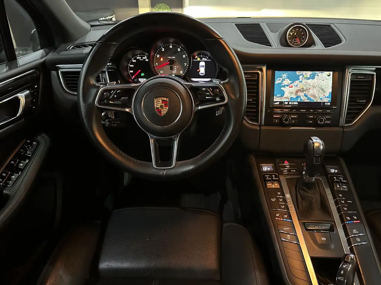 Porsche Macan — photo 27 sur 32