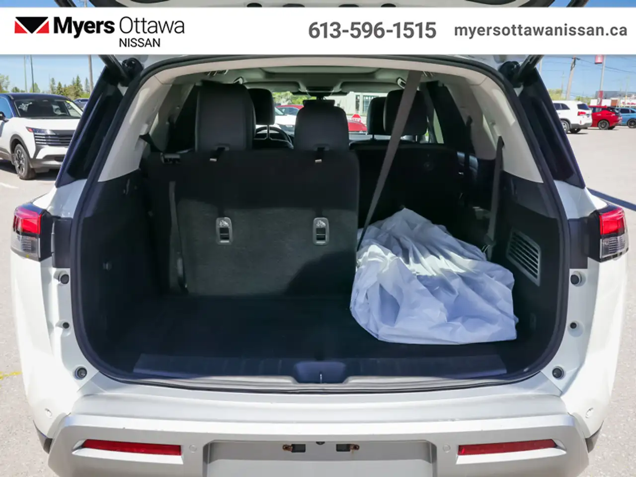 Nissan Pathfinder снимка Nissan Pathfinder