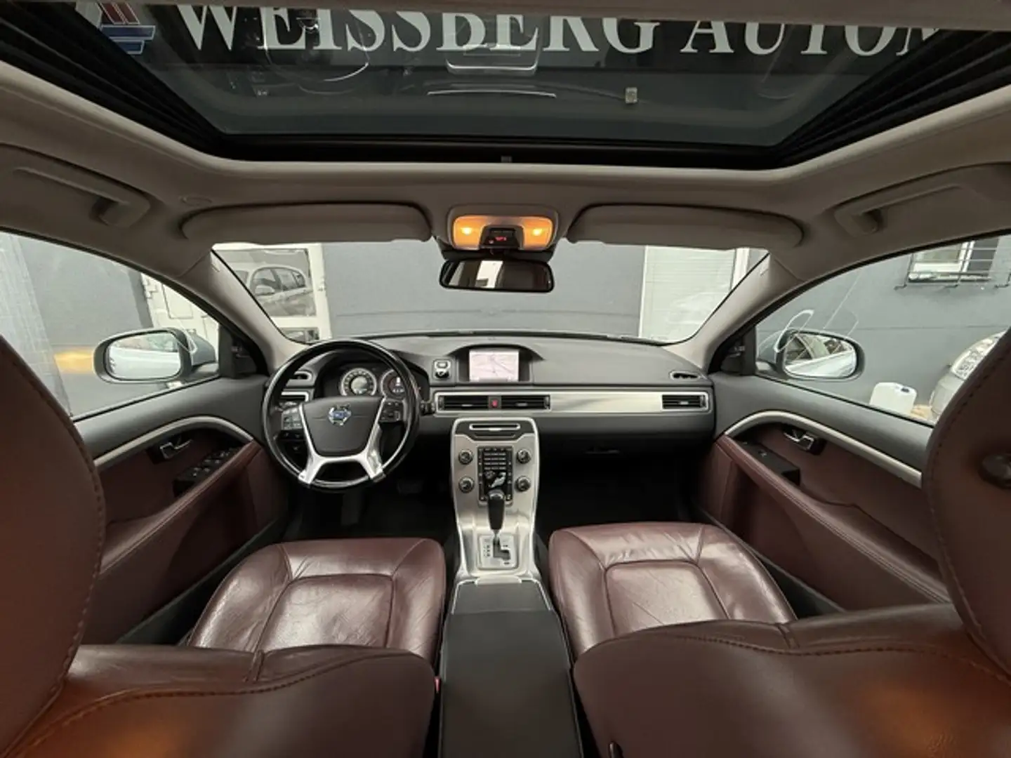 Volvo V70 Kombi Auto,Leder,Navi,SHD,PDC, Summum AWD Silber - 2