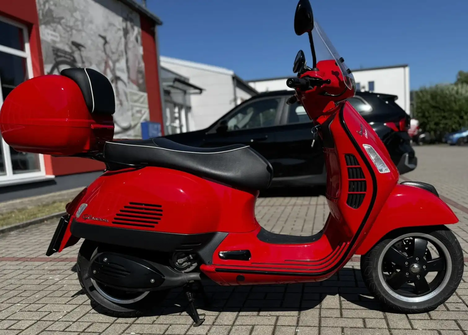 Vespa GTS 300 Rouge - 2