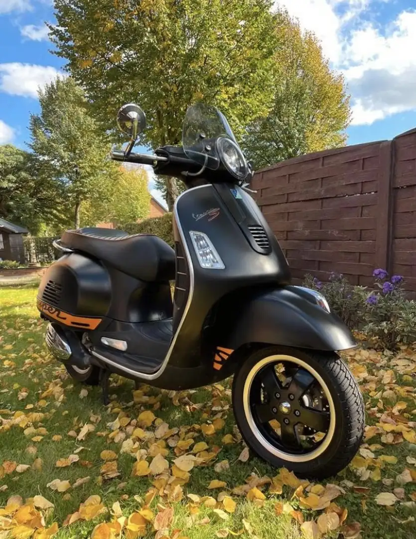 Vespa GTS Super 125 super sport - 1