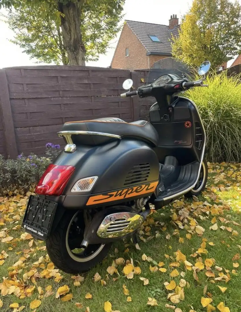 Vespa GTS Super 125 super sport - 2