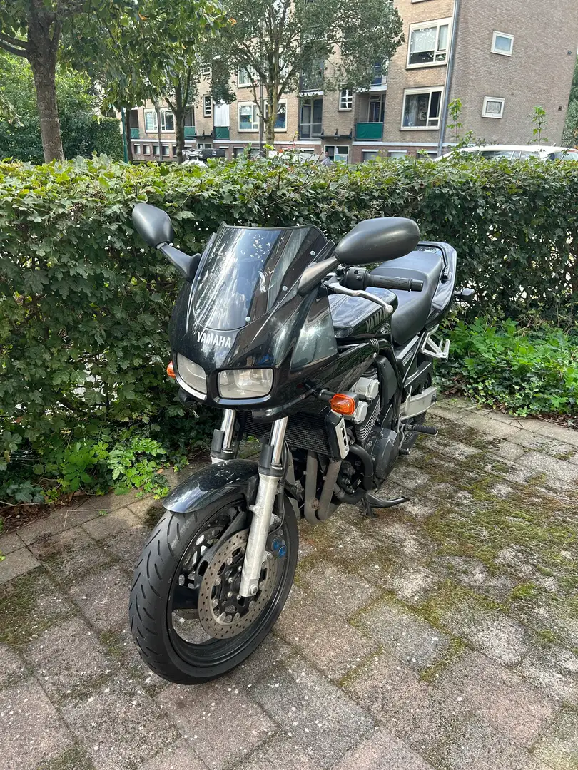 Yamaha FZS 600 Zwart - 1
