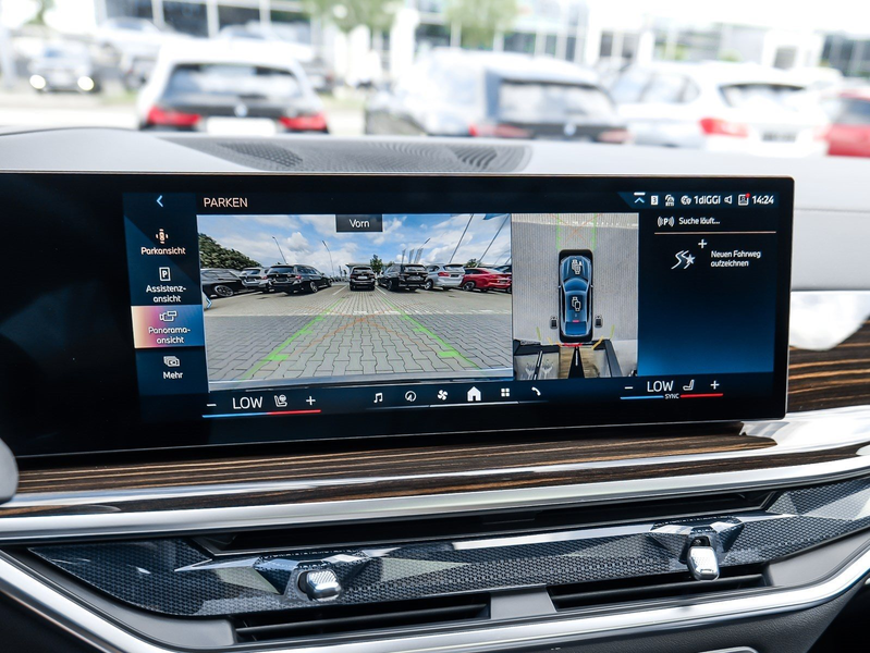 BMW X6 xDrive40d M Sport HUD PANO ACC AHK 360°KAM — photo 15