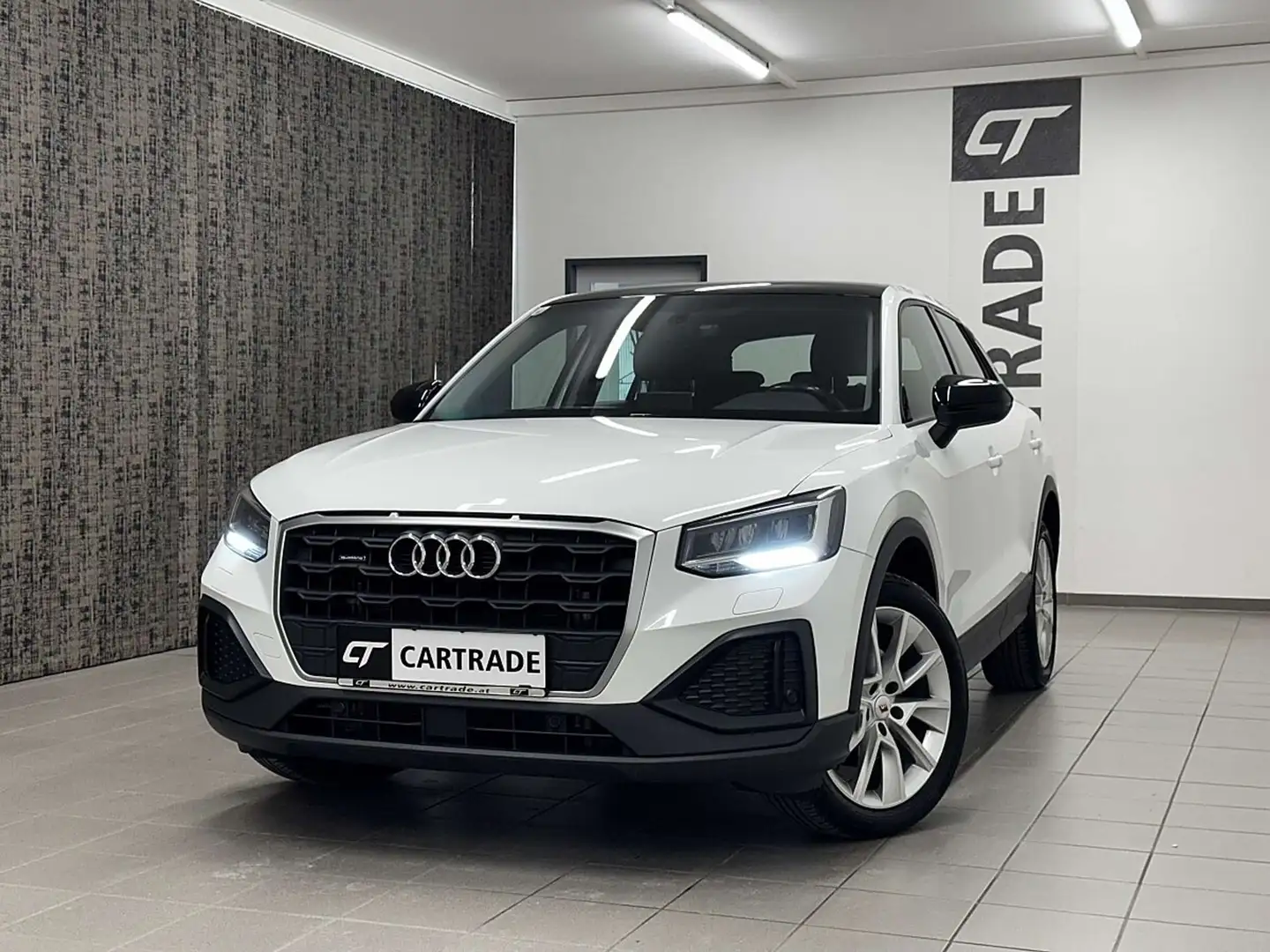 Audi Q2 35 TDI quattro S-tronic Weiß - 1