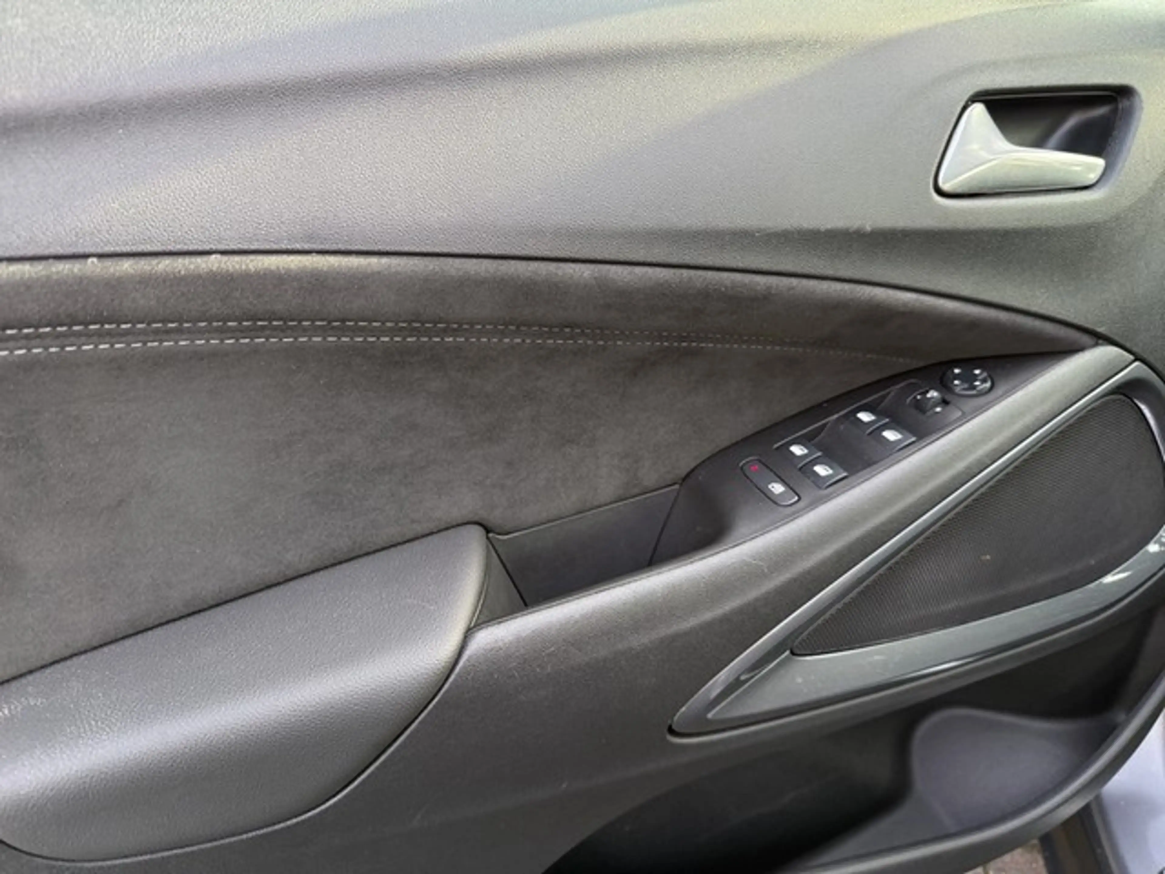 Opel Crossland Ultimate 1.2 HUD+NAVI+Sitzhzg+PDC+CAM+ — photo 13