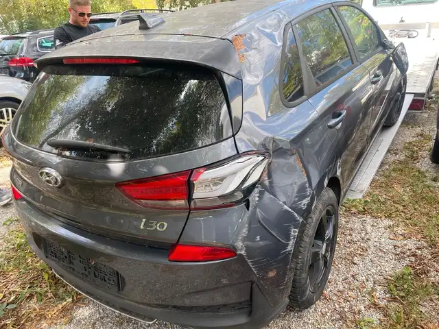 Hyundai i30 view 4