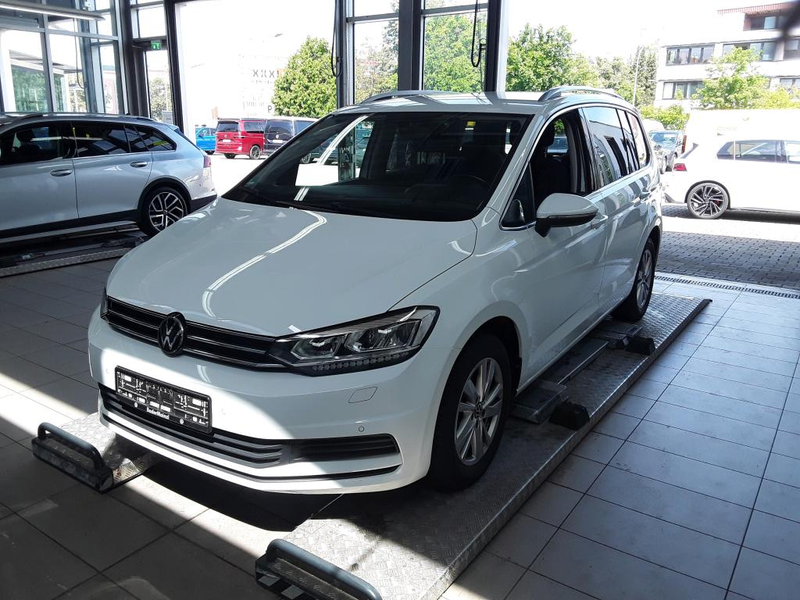 Volkswagen Touran Comfortline ACC Standh. RFK AHK LED