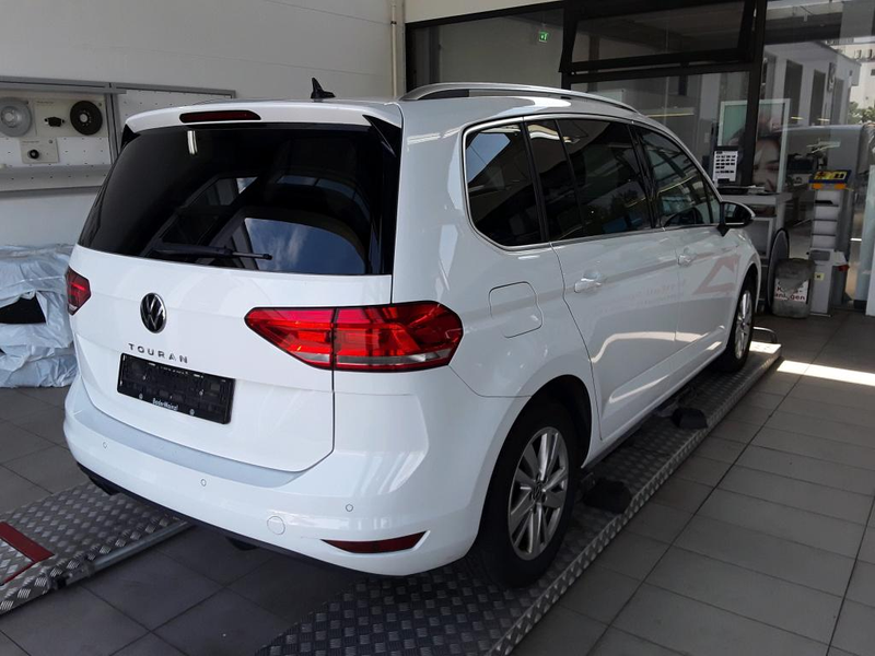Volkswagen Touran Comfortline ACC Standh. RFK AHK LED — photo 4