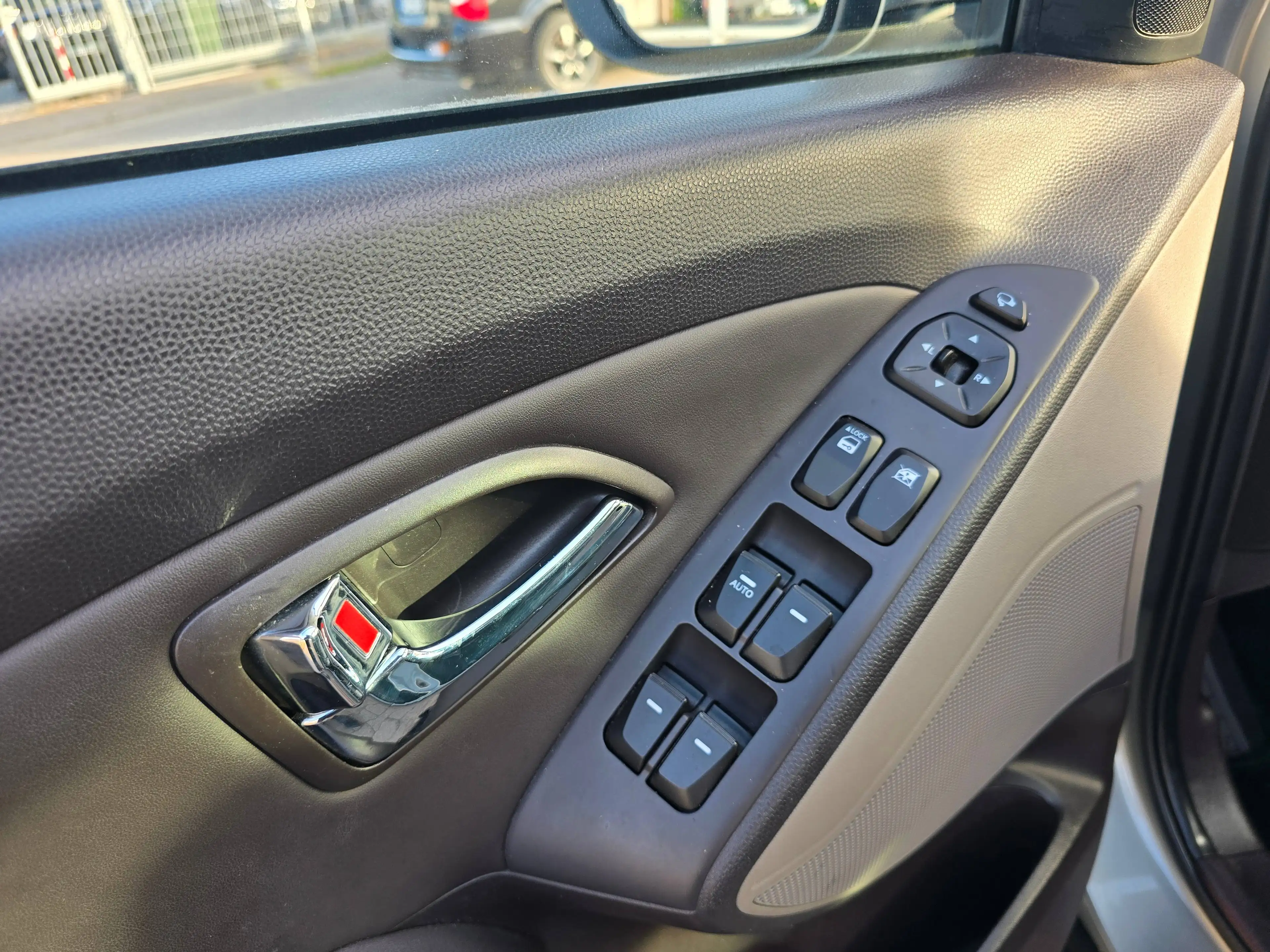 Hyundai iX35 ix35 2.0 4WD Automatik Premium — photo 13