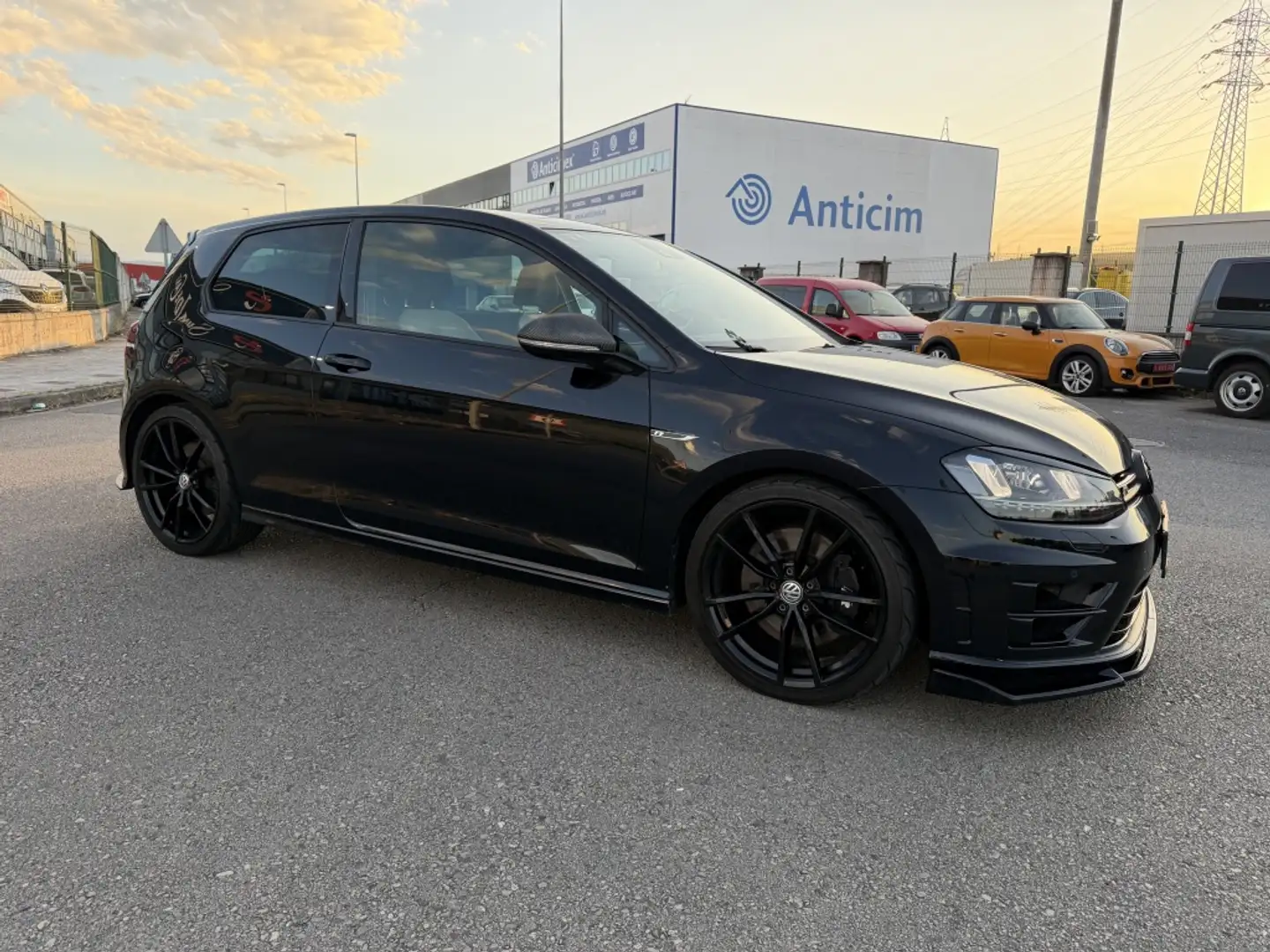 Volkswagen Golf 2.0 TSI R 300 - 2