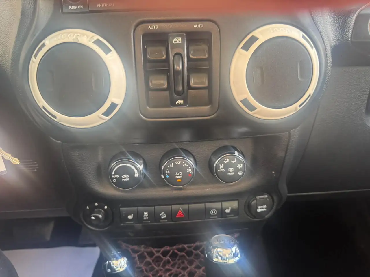 Jeep Wrangler снимка Jeep Wrangler