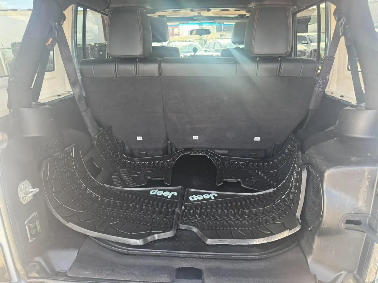 Jeep Wrangler снимка Jeep Wrangler