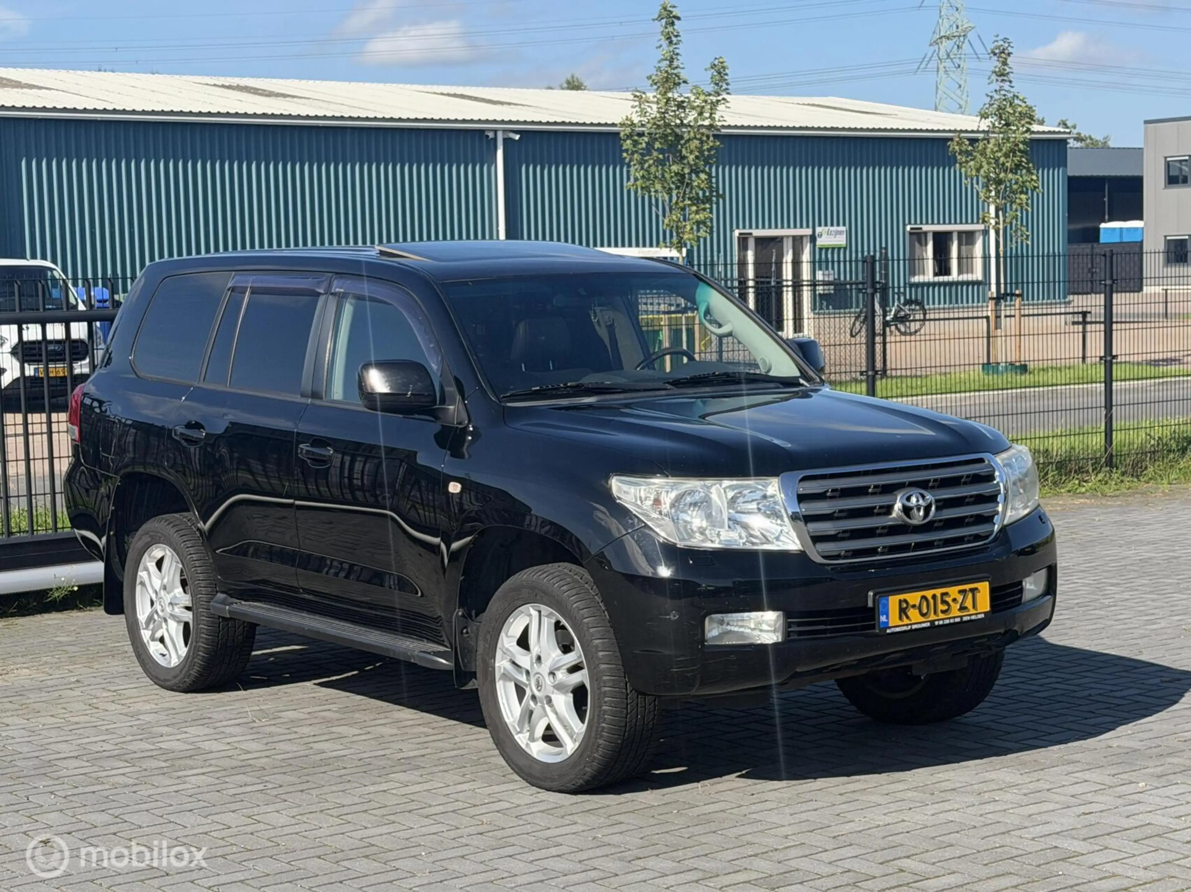 Toyota Land Cruiser LandCruiser V8 4.5 D-4D Executive 7p. — photo 3