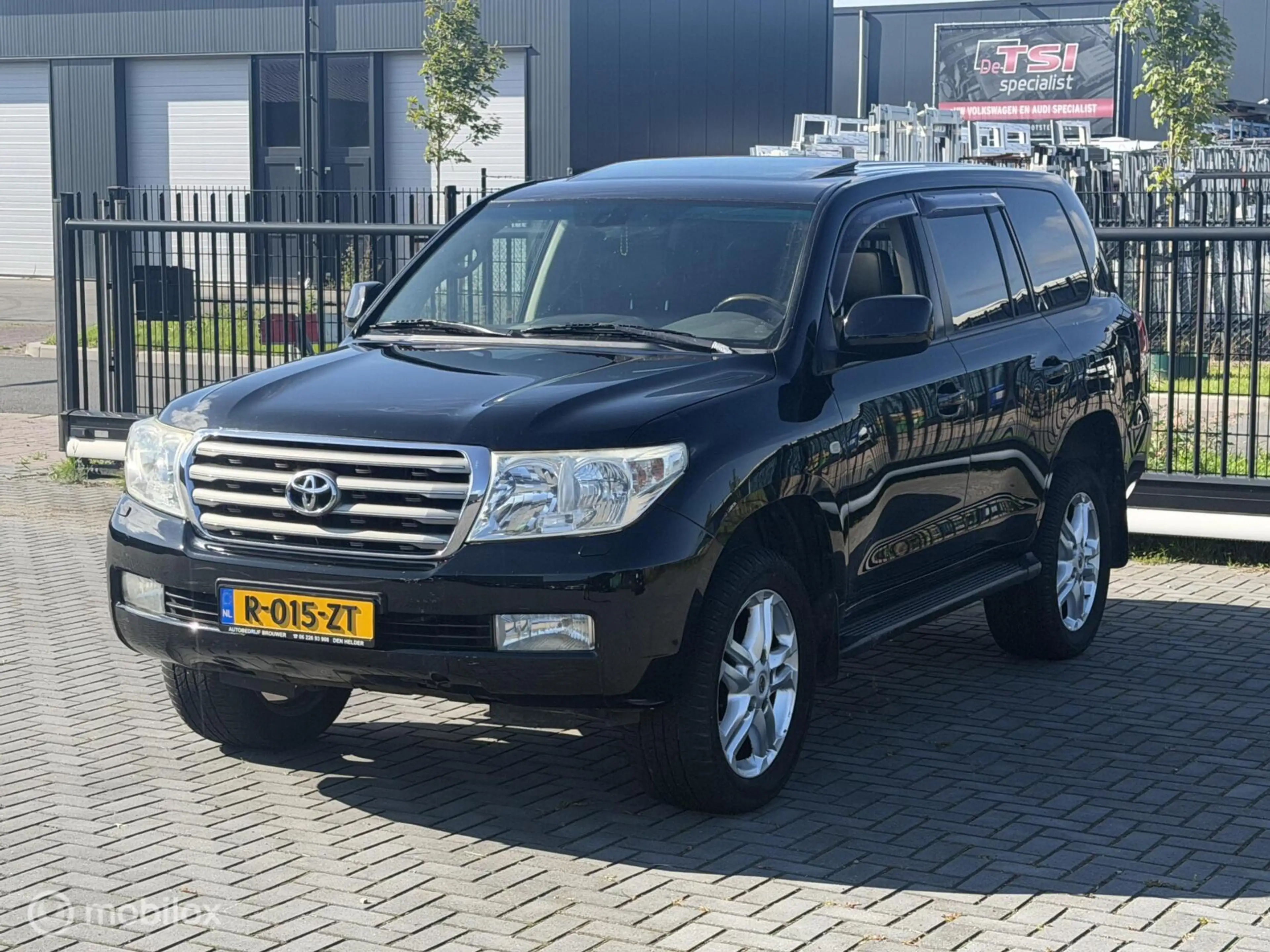 Toyota Land Cruiser LandCruiser V8 4.5 D-4D Executive 7p. — photo 7
