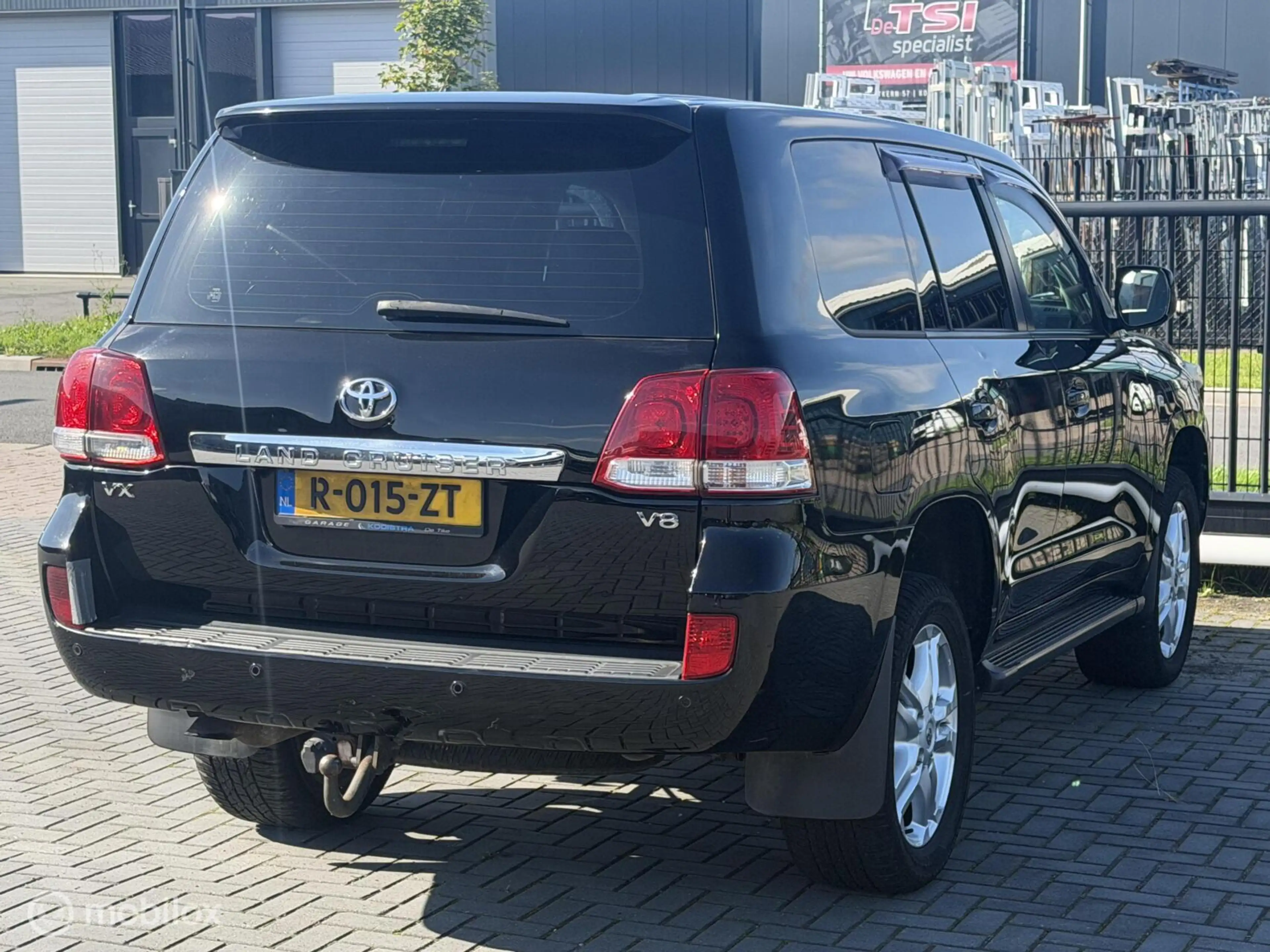 Toyota Land Cruiser LandCruiser V8 4.5 D-4D Executive 7p. — photo 9