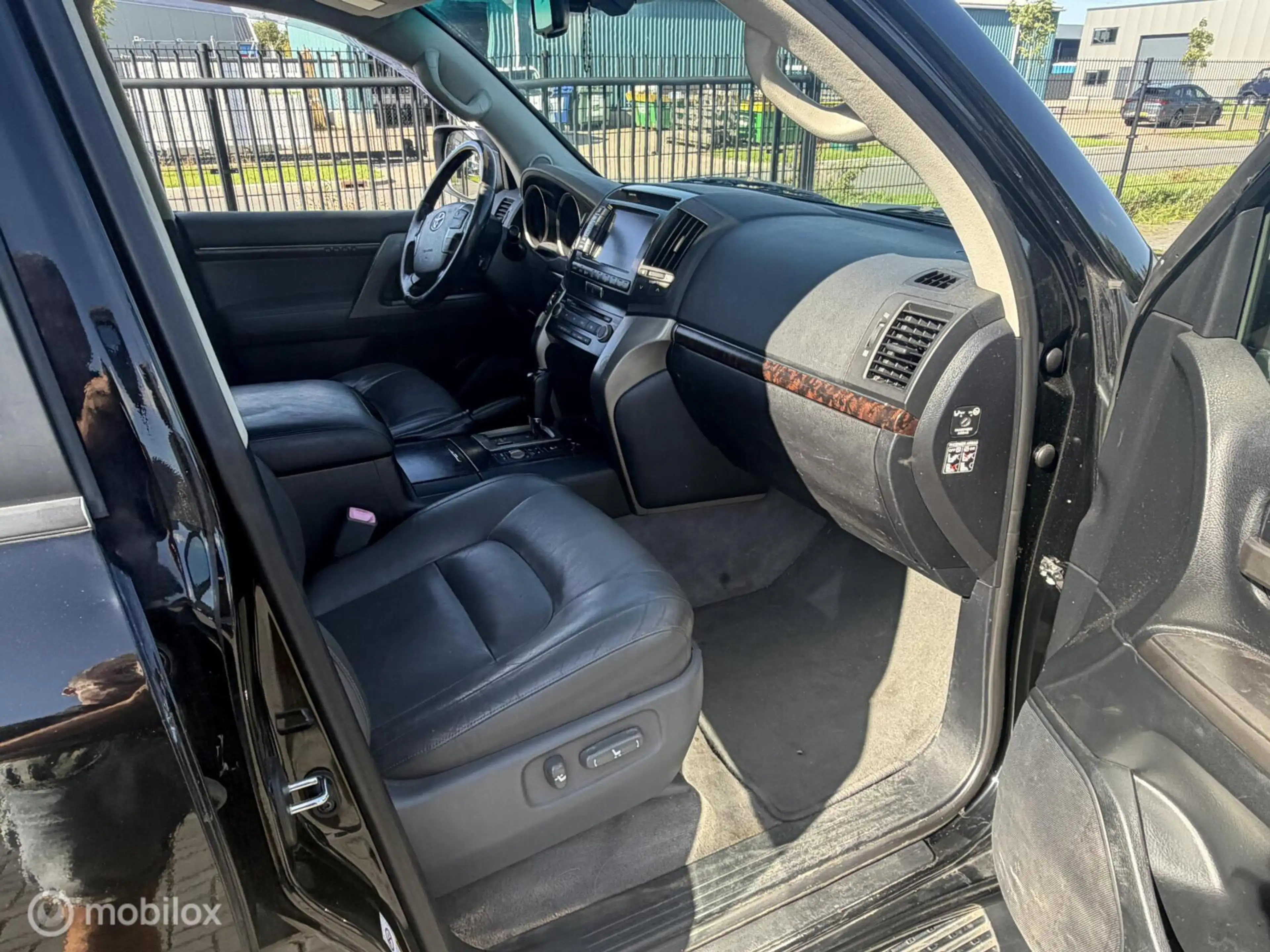 Toyota Land Cruiser LandCruiser V8 4.5 D-4D Executive 7p. — photo 14