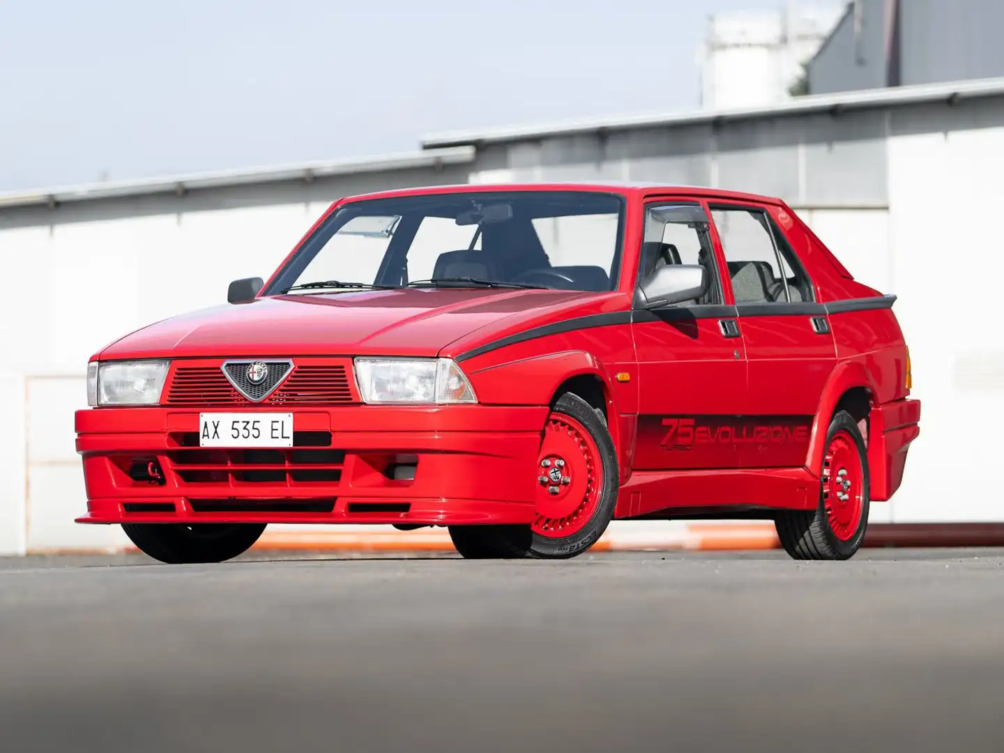 Alfa Romeo 75 Turbo EVOLUZIONE Kırmızı - 1