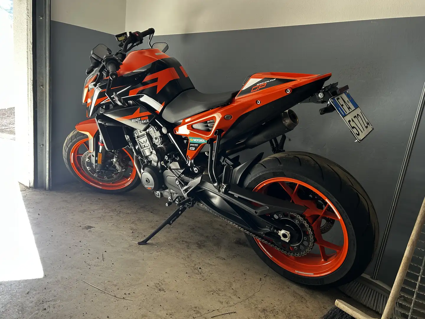 KTM 890 Duke GP - 1